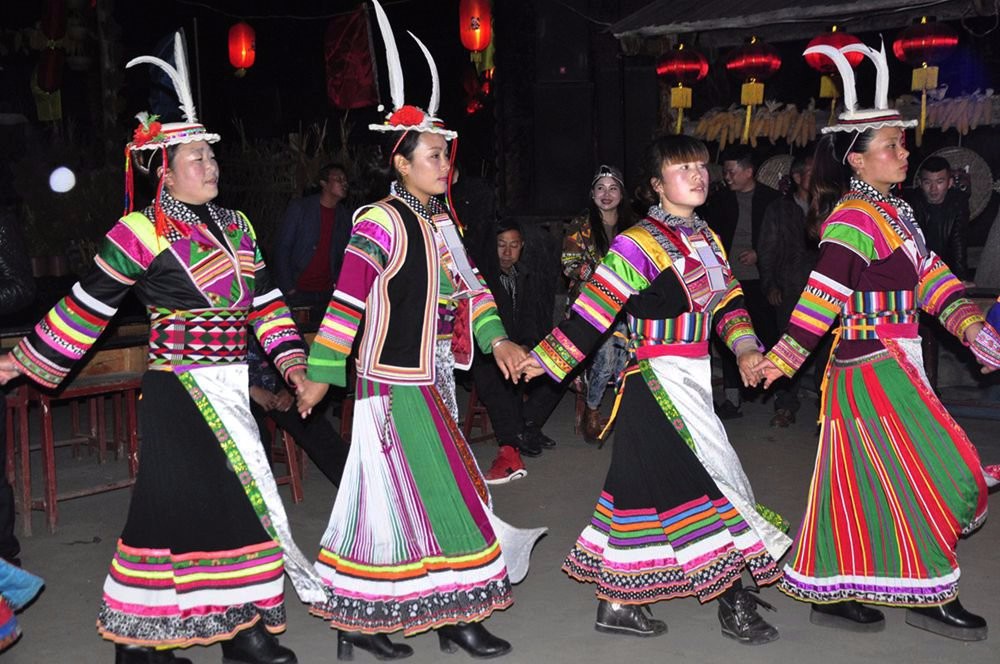 姚雅摄影: 白马藏族火圈舞 --白马藏乡行之五