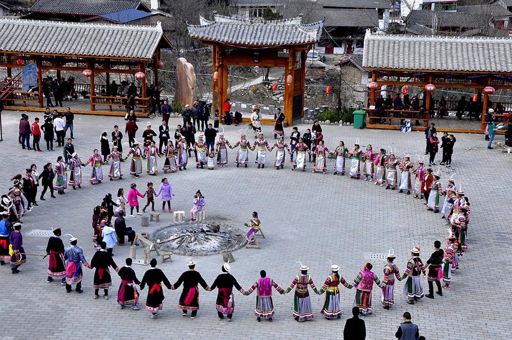 姚雅摄影: 白马藏族火圈舞 --白马藏乡行之五