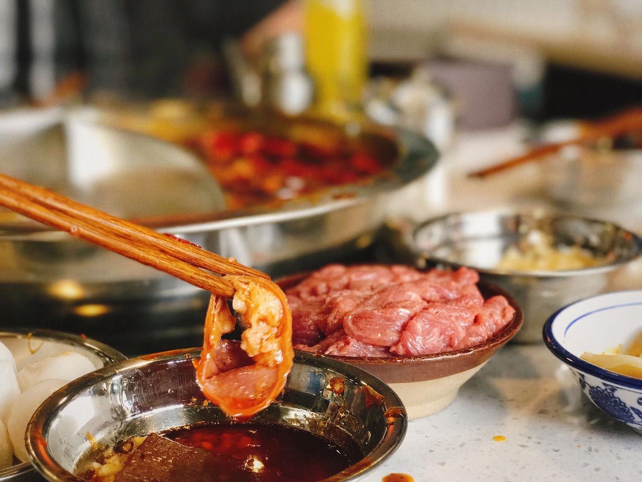 每天排号上百桌,超火的电台巷重庆火锅了解一