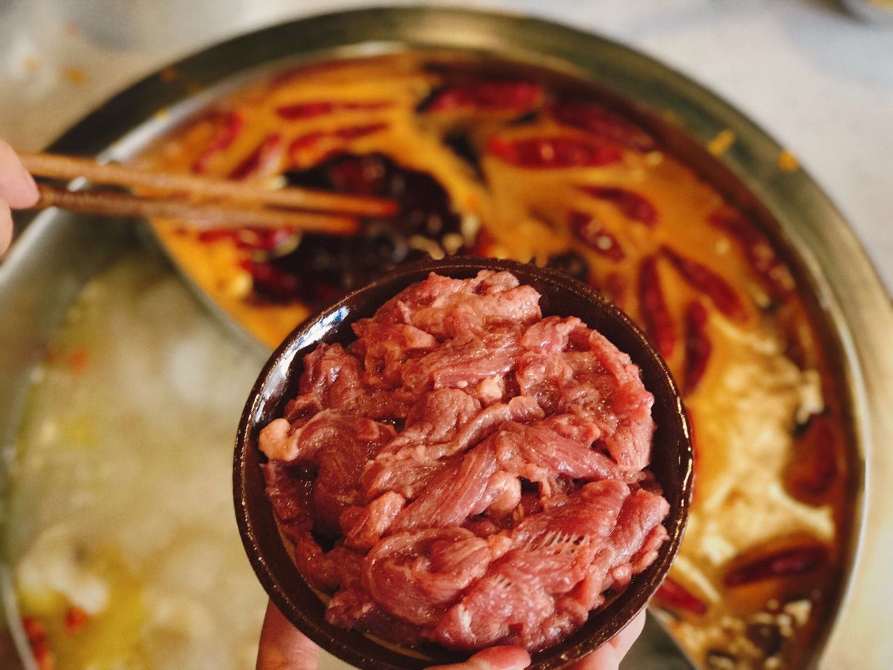 每天排号上百桌,超火的电台巷重庆火锅了解一