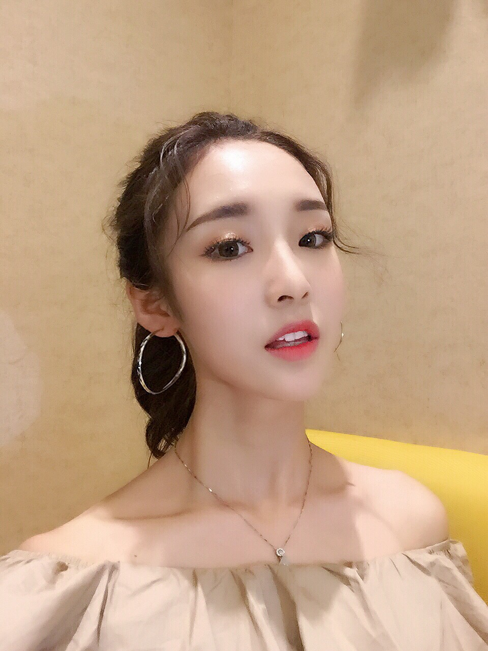 刘思妍,陕西师范大学美术学院大三,20岁,喜欢摄