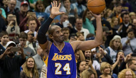 凌晨四点半的洛杉矶, 科比终于放下执念, 但有了一名好奶爸