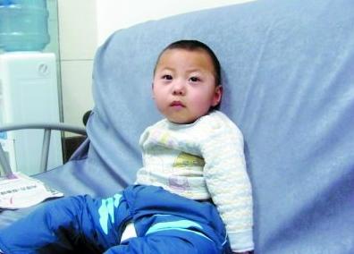 两岁男童被迫切除睾丸,疝气到底是个什么东西