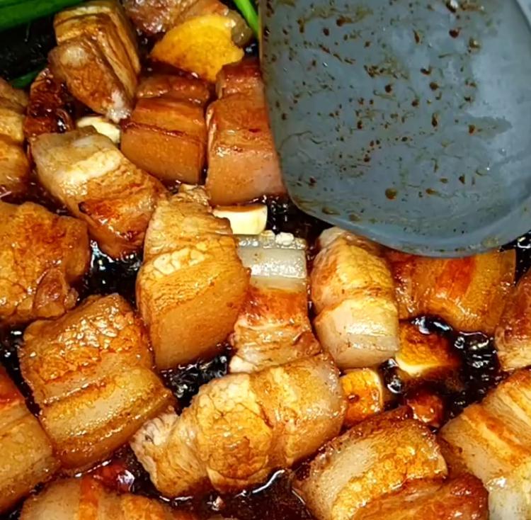 红烧肉下饭的做法 每次这样做好 老婆都要吃三碗米饭