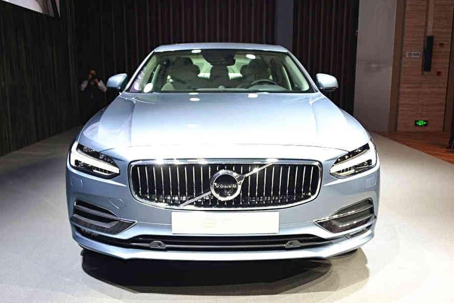 又一豪车“降价成灾”，不到30万比奥迪A6L还长，性价比远超BBA