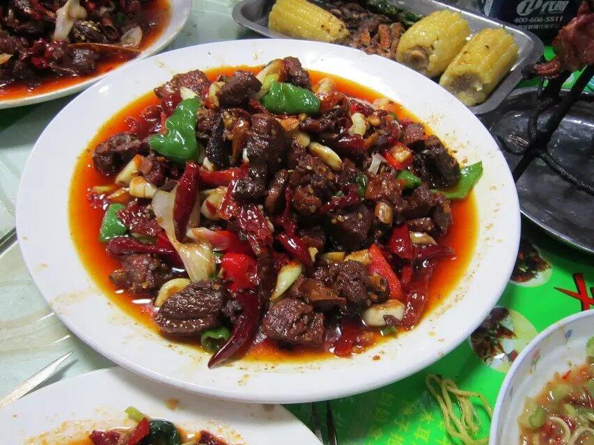 伊犁有多少人口有多少人口_伊犁小老窖是多少度(2)