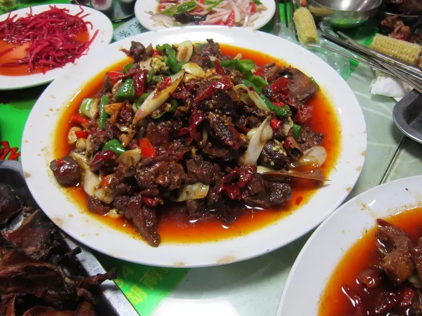 伊犁有多少人口有多少人口_伊犁小老窖是多少度(3)