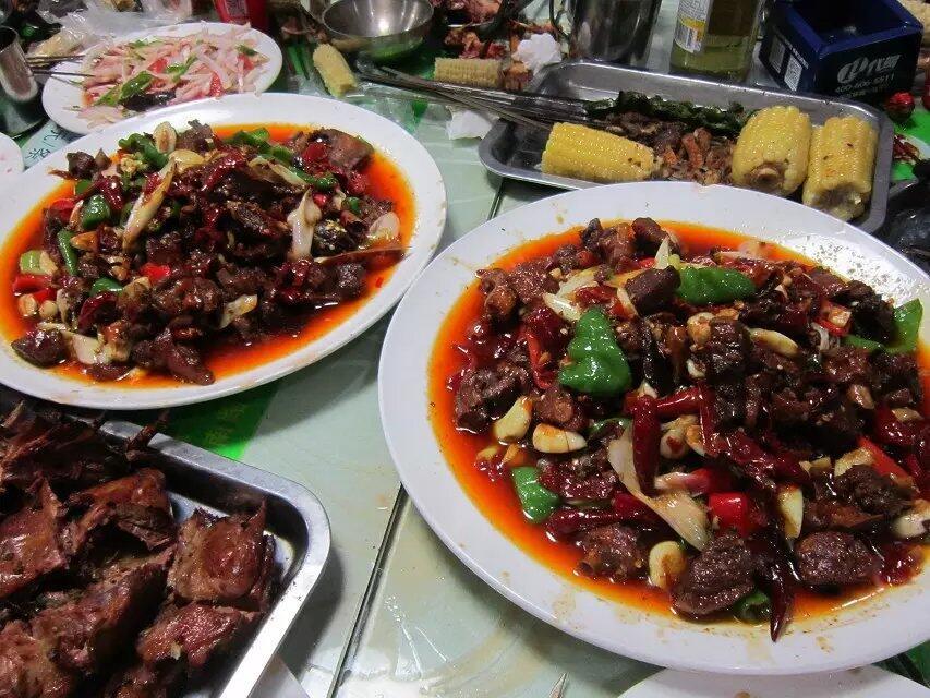 伊犁有多少人口有多少人口_伊犁小老窖是多少度(2)