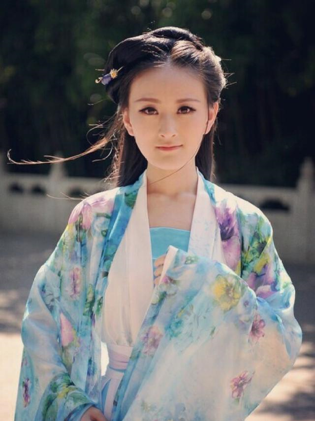 韩国人喜欢穿韩服,日本人喜欢穿和服,为什么中