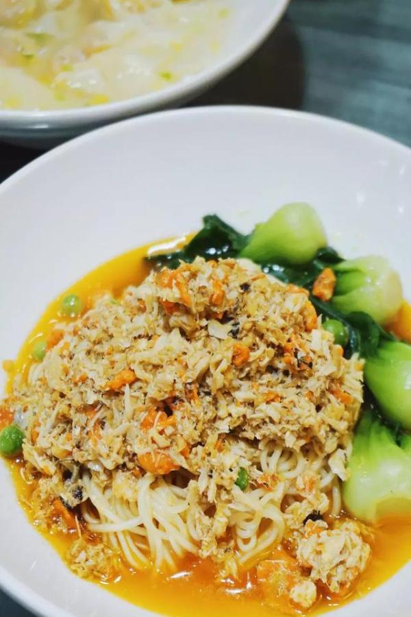 人生第①碗蟹黄面,在深圳吃到了