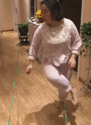 搞笑gif:老板,这就是你说的什么都不用做吗?