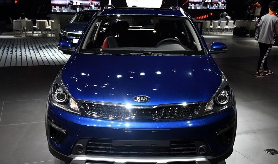 起亚新SUV, 车尾像宝马卖6万, 被销量大跌吓的不敢上市