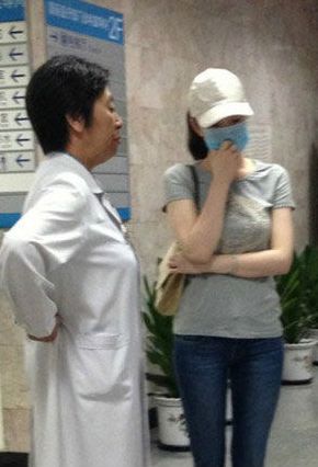 李小冉曾流产两次，现怀双胞胎做孕检