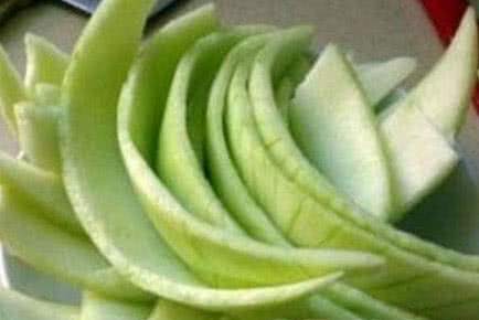 西瓜皮原来有这么多功效,好处是西瓜瓤的3倍,