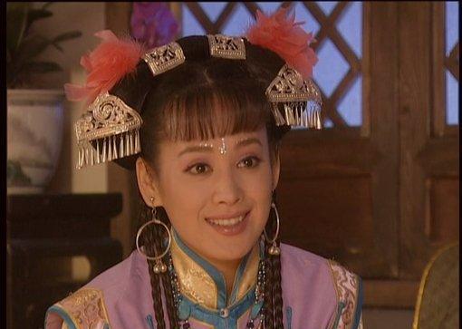 导演老公与她离婚不久, 便娶了80后女演员, 今62岁的她整容更卖萌