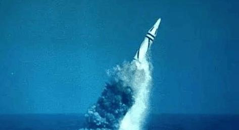 拥有12000公里射程，中国最强导弹巨浪3问世，出水技术炉火纯青