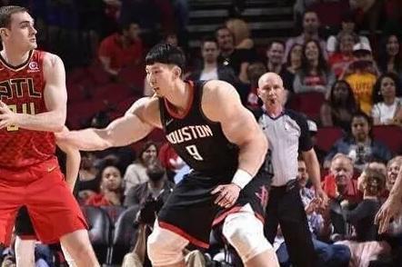 发展联盟惊艳一幕:周琦肌肉明显增多,nba的特训果然名不虚传!