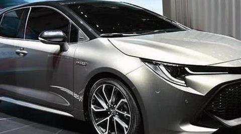 丰田全新卡罗拉，颜值动感让年轻人疯狂，速腾朗逸看了很紧张