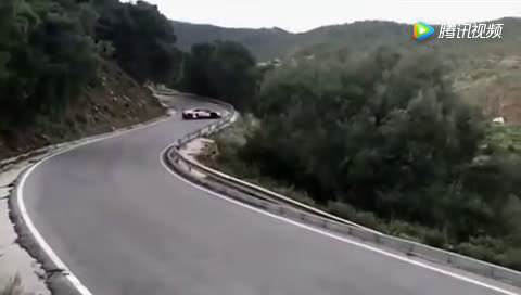 真的很贵！超级跑车引发的各种悲惨事故  ​