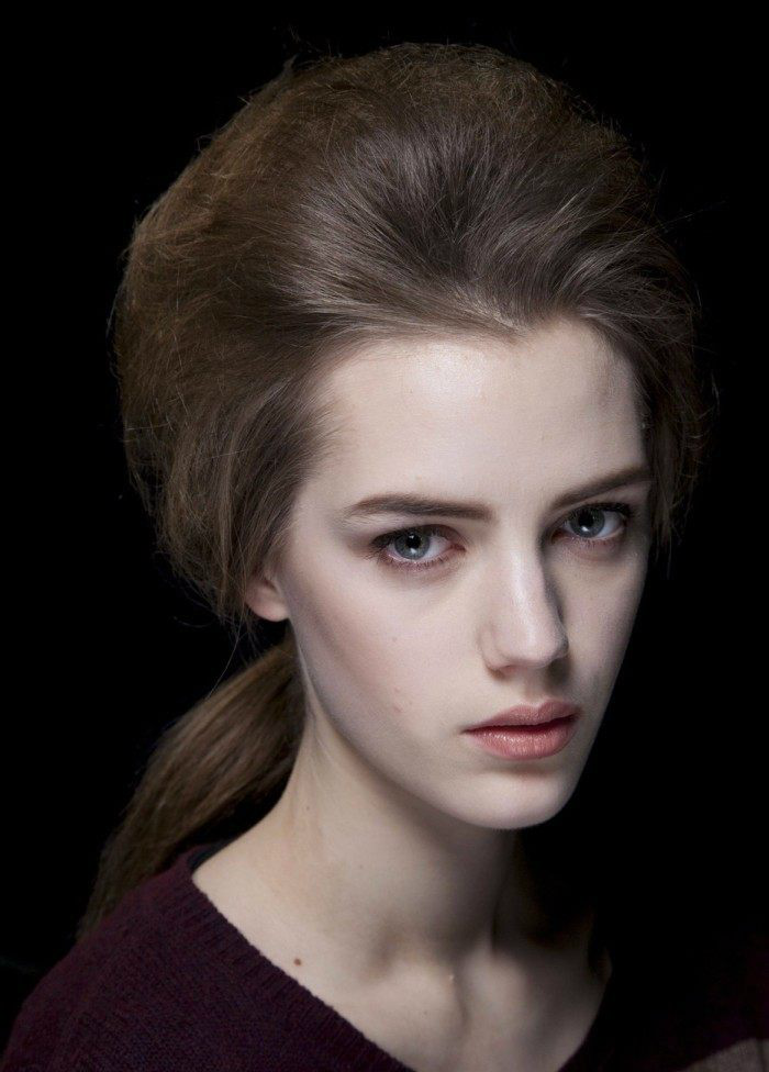 女生来姨妈肚子疼,男朋友该怎么做