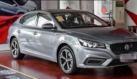 这款国产车外形帅到掉渣，配路虎式旋钮挡杆，售9.6万思域怎么比