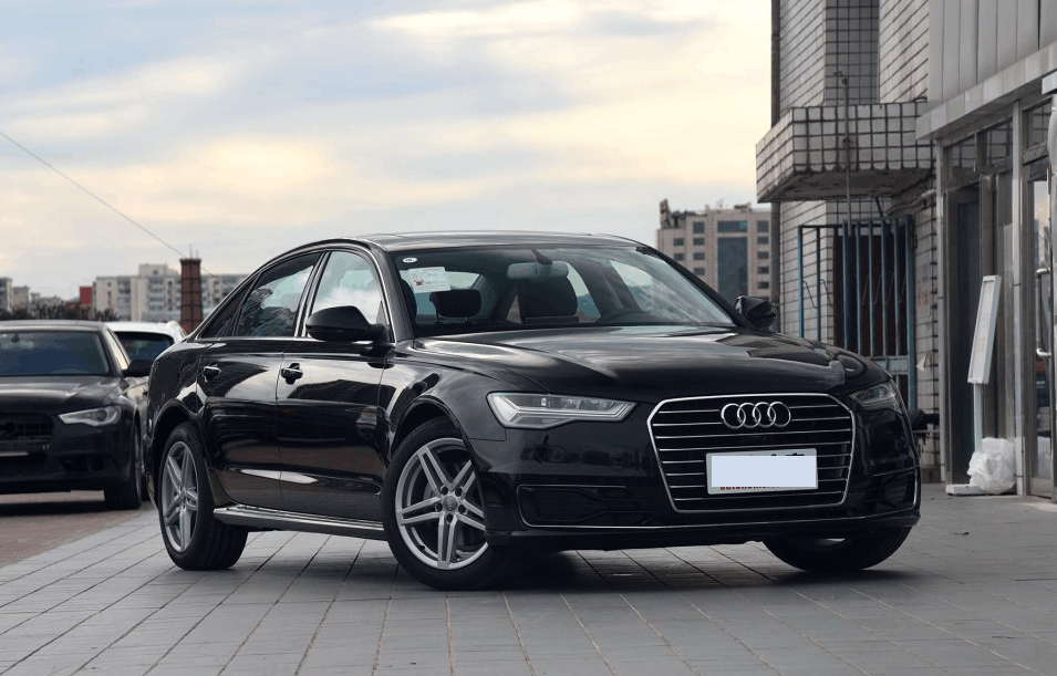 宝马新5系月销过万, 奔驰不淡定, E级只好降价应对