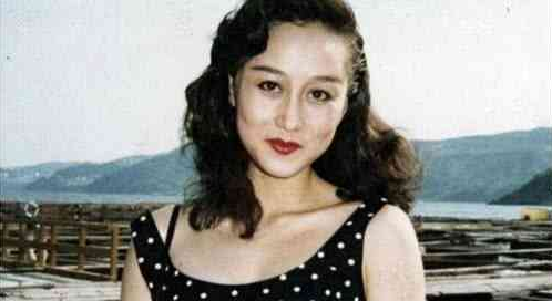 东北厉害的黑帮老大,吊打男明星,霸占女明星,最