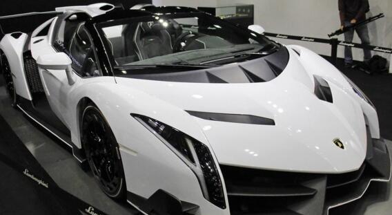 身价2.5亿的王俊凯也想买兰博基尼毒药? 简直是个笑话!