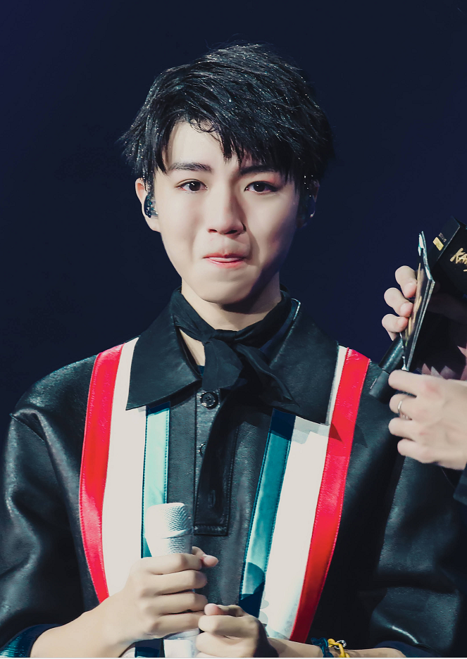 《中餐厅》录制结束王俊凯感性落泪 依然是那