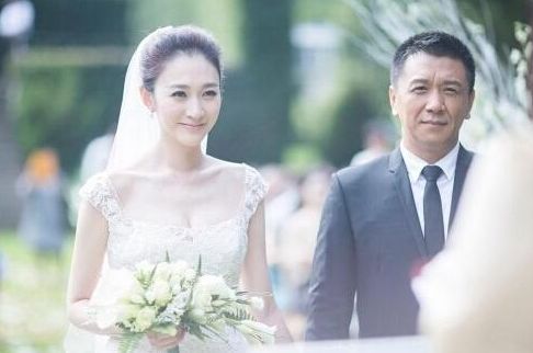 李小冉曾流产两次，现怀双胞胎做孕检