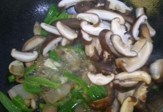 7岁儿童脸上长满黑斑, 只因妈妈常把这两种东