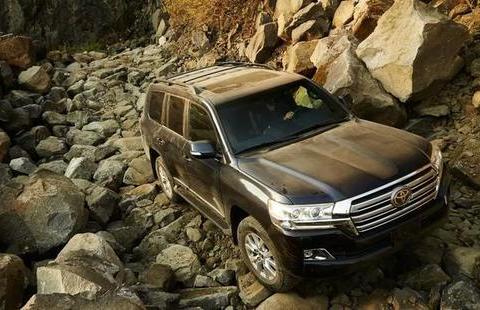 普拉多和兰德酷路泽差不多？你知道怎区别吗？！