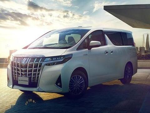 2019款埃尔法现身商场，红色外观太惹眼，混动＋8AT 加价50万？