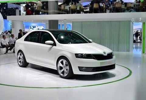 明锐五一出行旅游走起，还有时下最流行的元素，全景天窗