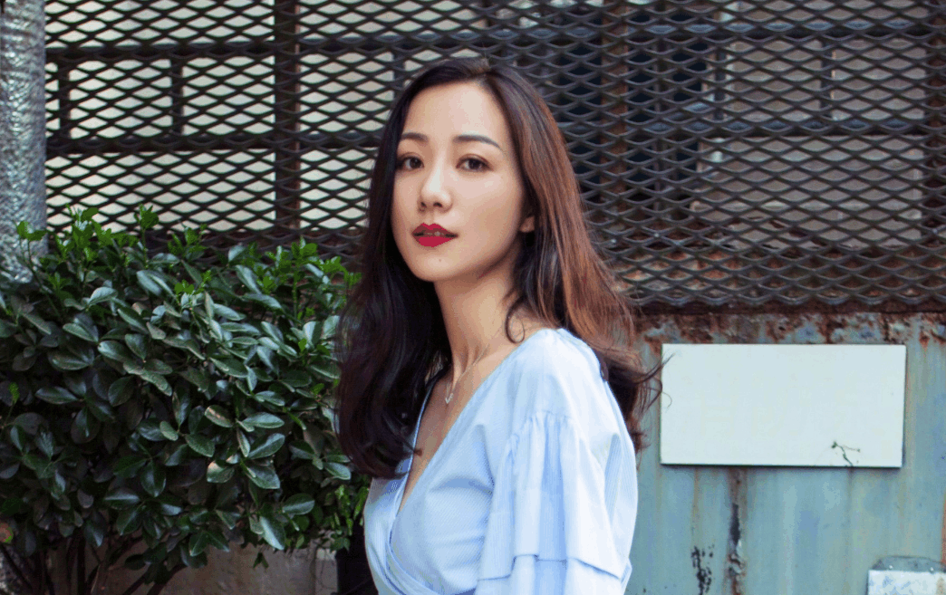 韩雪自曝第一次拍戏, 爷爷派警卫员保护, 网友: 震撼到我了