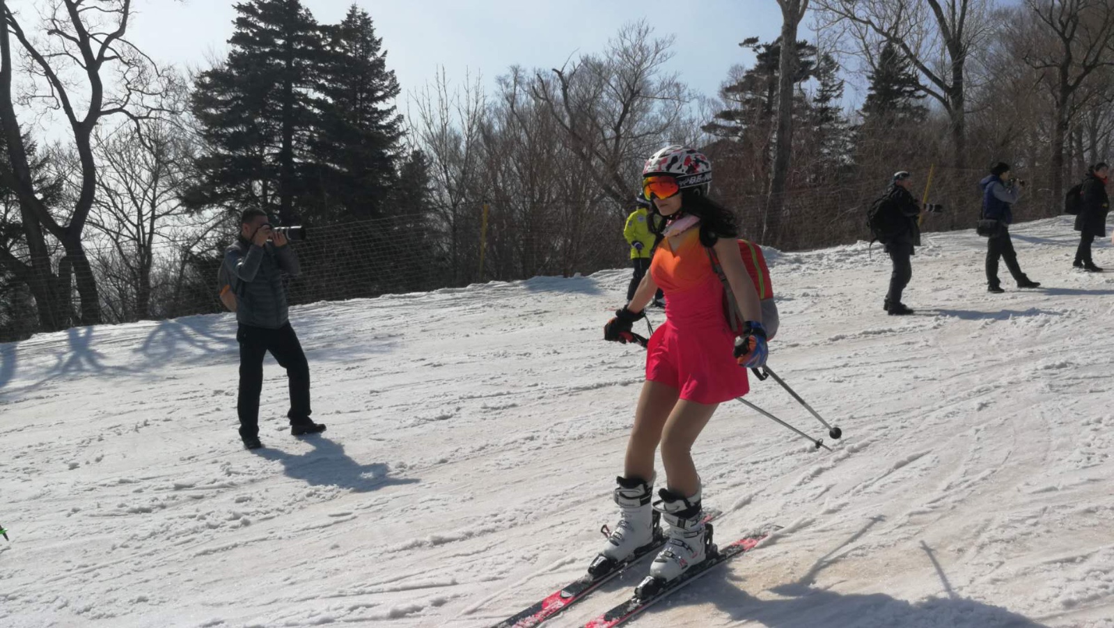 光猪节里那些爱滑雪的美女们