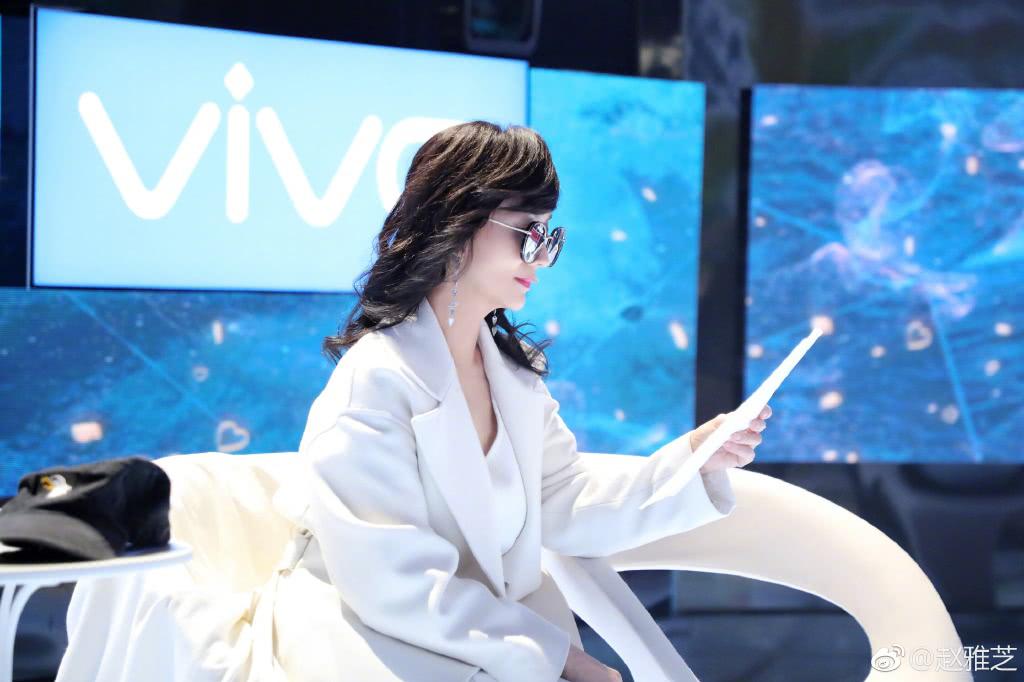 赵雅芝晒新白娘子传奇合体照,王源饰演的许仕林也太好看了