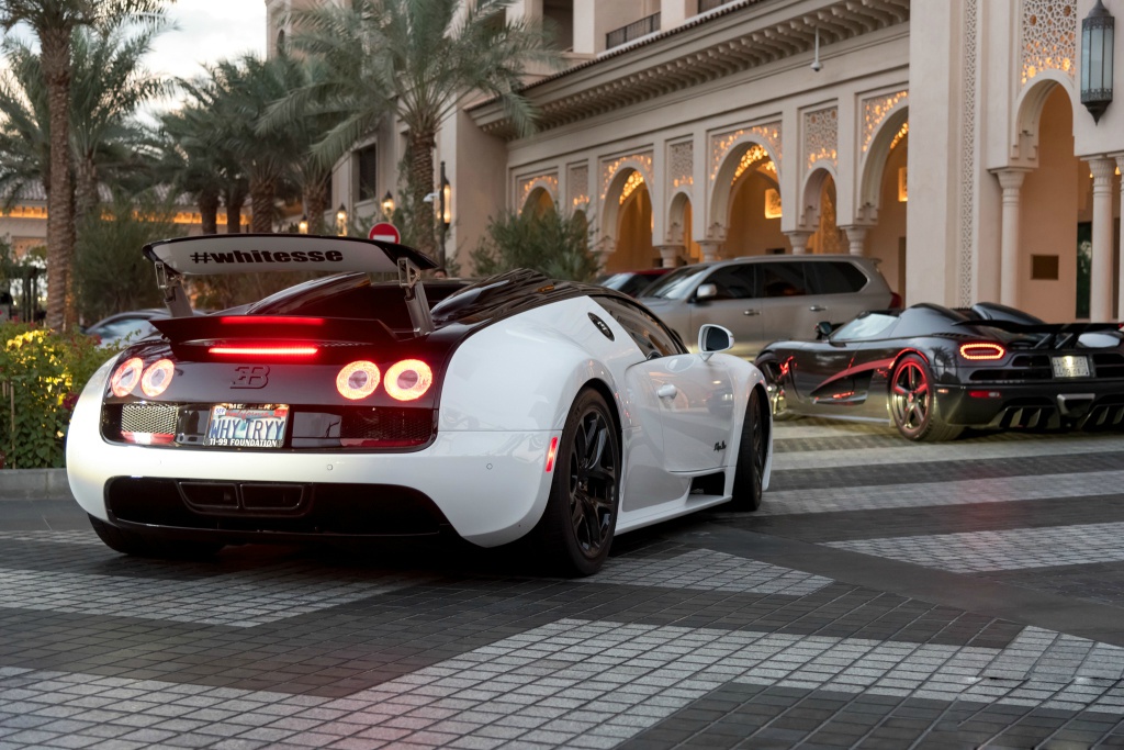 柯尼塞格Agera R + 布加迪Veyron x 2 + 兰博基尼Aventador 