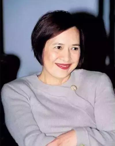 刘銮雄发妻宝咏琴:从服务生到亿万富婆,被小三