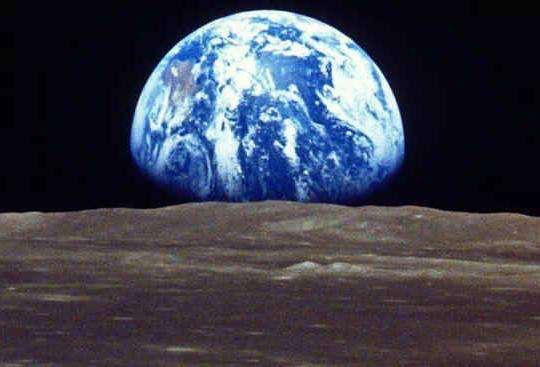 从月亮上看地球好恐怖,那在月球上看地球是一副怎样的画面