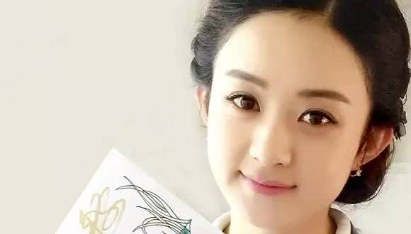 赵丽颖不拍戏就蹲着,这是一份令人敬佩的尽职