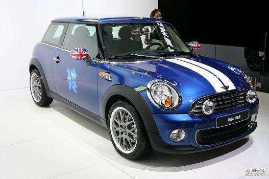 这5款车子在国外混不下去,进口国内成为了豪车,最后一款土豪最爱