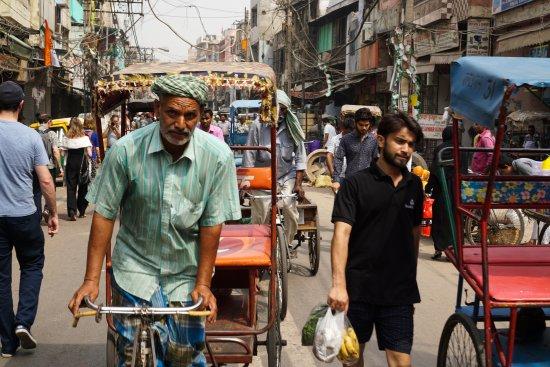 印度人问:为何印度经济发展得这么快,却仍被认