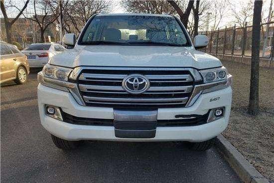 这款SUV独树一帜的豪华配置，稳定动力性令那些跟随者自叹不如