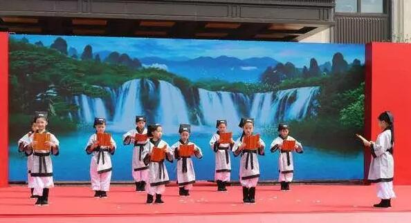 8.26大事件!本周日,新玛特旁中央财富广场营销