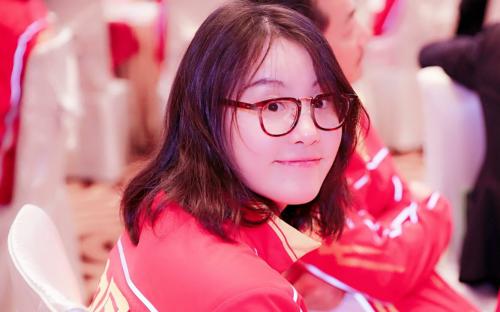 傅园慧因训练受伤严重,表示请不起队医,如果不