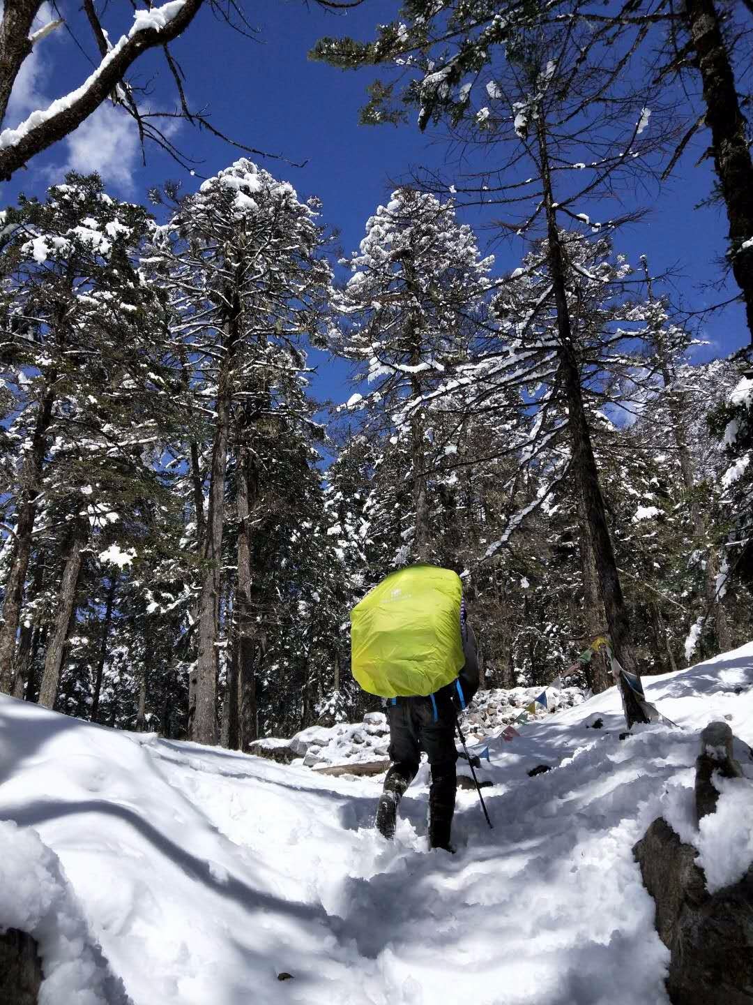 90后女孩徒步79天,翻雪山时曾断粮,被藏民收留