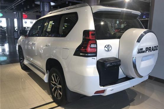 18款中东版霸道4000高品质无所畏惧