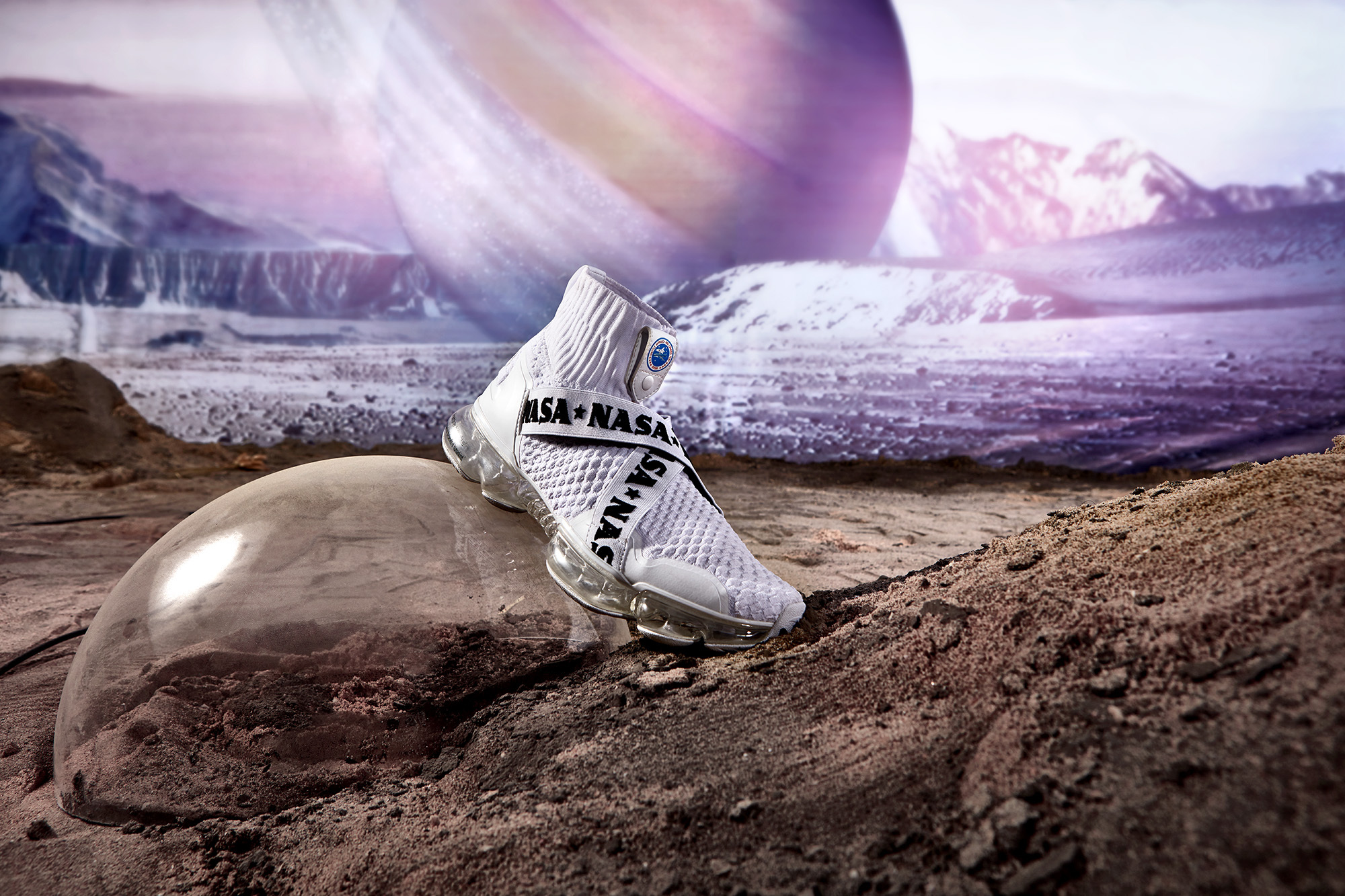 安踏致敬NASA,SEEED系列流晖NASA 60th