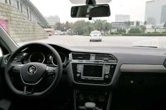 七座SUV途观L , 动力不输汉兰达, 内饰看齐宝马!